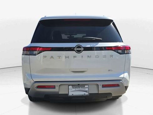 New 2025 Nissan Pathfinder SL image 8