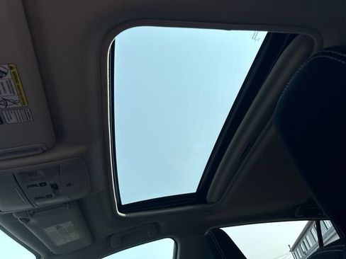 Used 2016 Toyota RAV4 XLE w/ Convenience Package FWD image 27