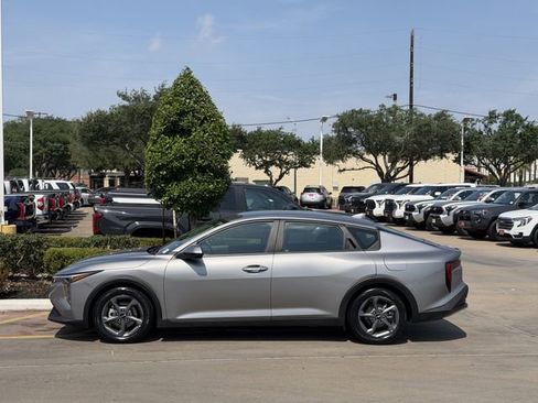 Used 2025 Kia K4 FWD image 4