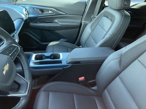 Used 2024 Chevrolet Equinox EV LT FWD image 10