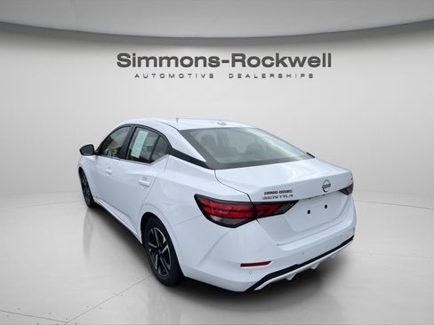 Used 2024 Nissan Sentra SV image 5