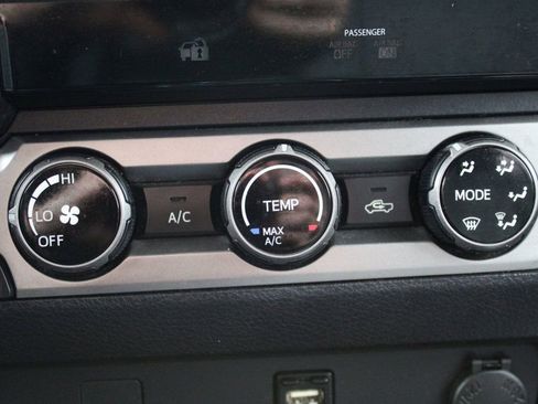 Used 2017 Toyota Tacoma SR5 image 23