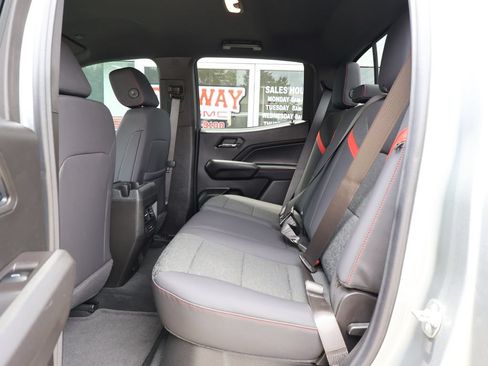 Used 2024 Chevrolet Colorado Z71 w/ Z71 Convenience Package 2 AWD/4WD image 25