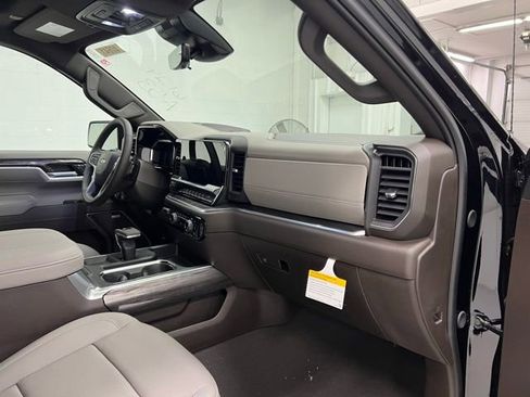 New 2026 Chevrolet Silverado 1500 LTZ w/ LTZ Premium Package AWD/4WD image 24
