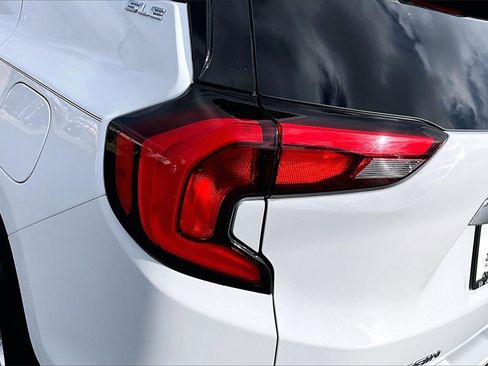 Used 2020 GMC Terrain SLE w/ Driver Convenience Package image 30