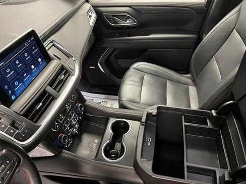 Used 2024 Chevrolet Suburban RST AWD/4WD image 38
