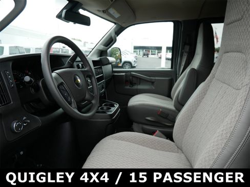 Used 2024 Chevrolet Express 3500 LT w/ LT Preferred Equipment Group image 8