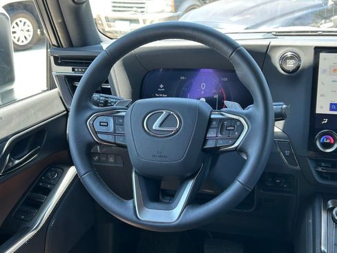 Used 2025 Lexus GX 550 w/ Accessory Package (2T) AWD/4WD image 47
