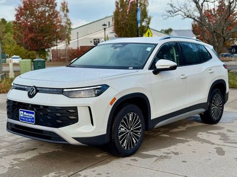 New 2025 Volkswagen Tiguan S image 3