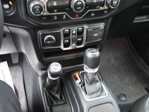 Used 2023 Jeep Wrangler Unlimited Sport AWD/4WD image 21