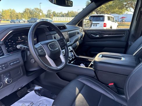 Used 2023 GMC Yukon Denali image 15