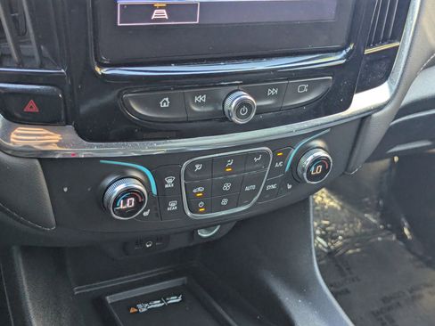 Used 2023 Chevrolet Traverse LT image 26
