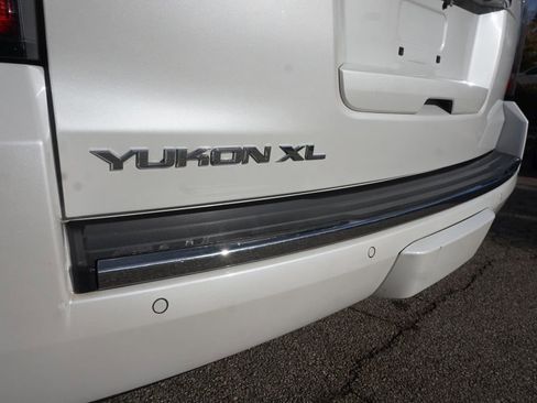 Used 2019 GMC Yukon XL Denali w/ Denali Ultimate Package image 9