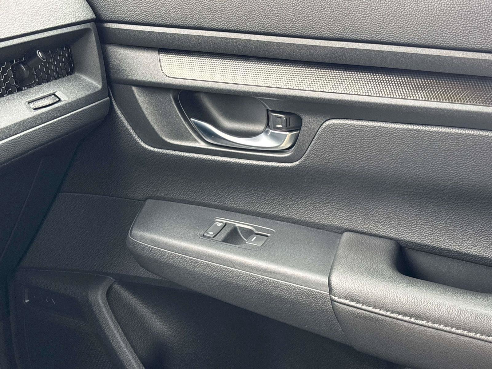 Certified 2025 Honda CR-V LX image 28