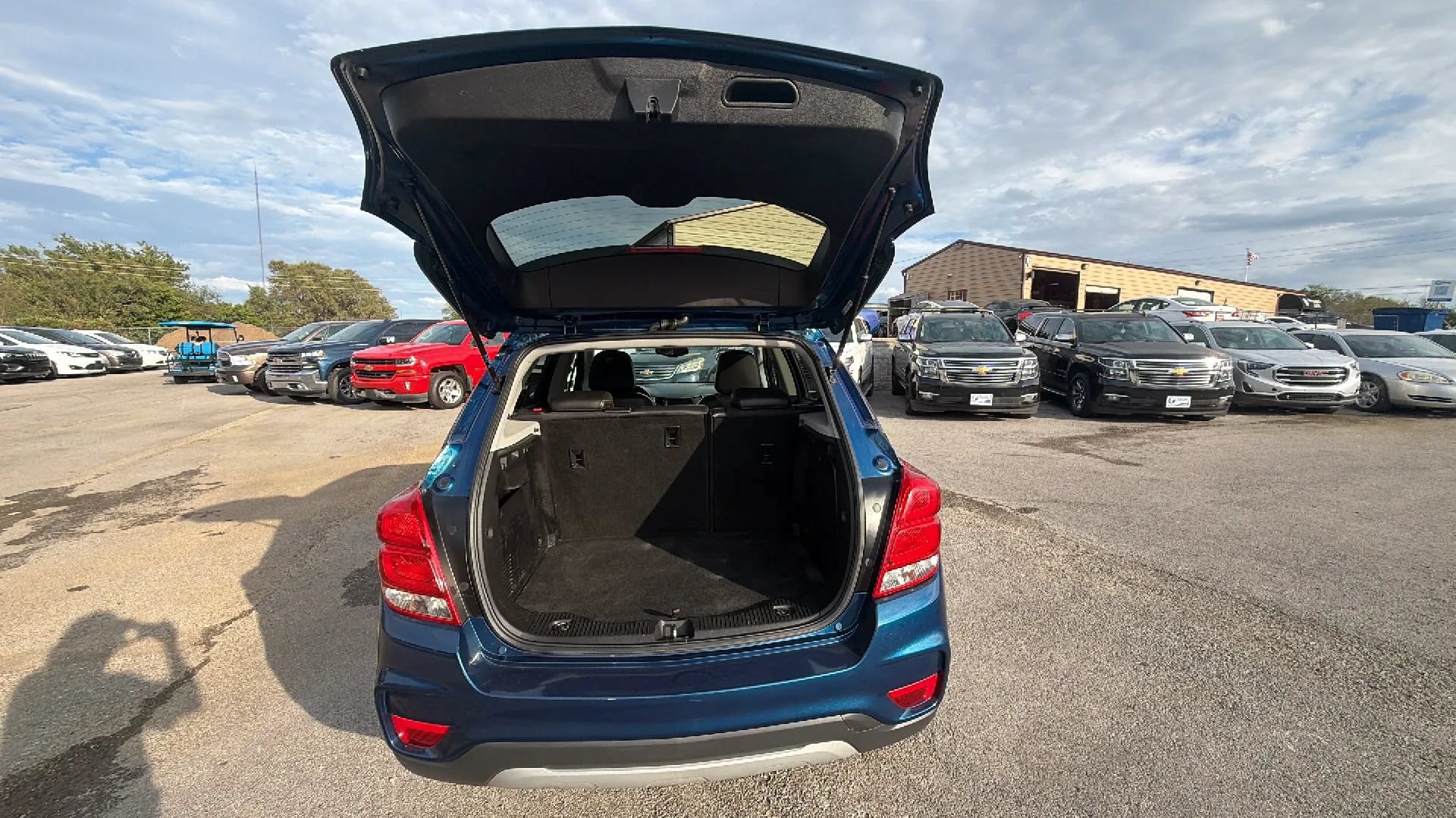 Used 2019 Chevrolet Trax LT w/ LT Convenience Package FWD image 33