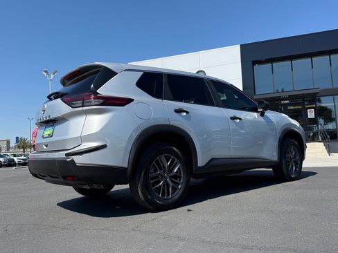 Used 2024 Nissan Rogue S FWD image 10