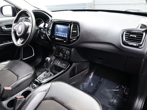 Used 2021 Jeep Compass Latitude FWD image 17