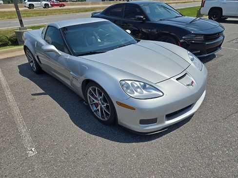 Used 2009 Chevrolet Corvette Z06 w/ Preferred Equipment Group RWD image 2