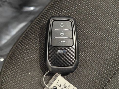 Used 2022 Chevrolet Traverse LT AWD/4WD image 13
