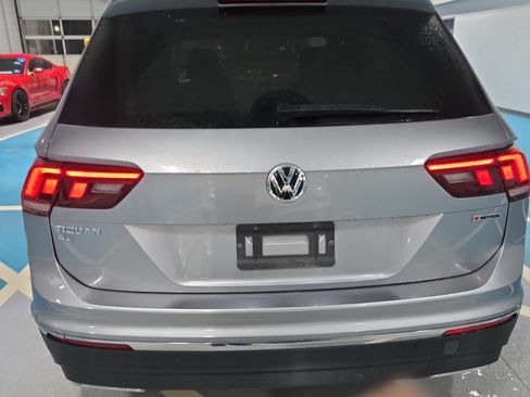Used 2021 Volkswagen Tiguan SE AWD/4WD image 6