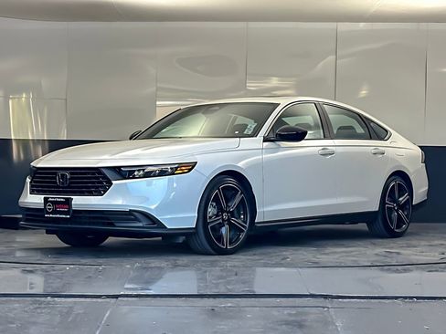 Used 2025 Honda Accord Sport image 7