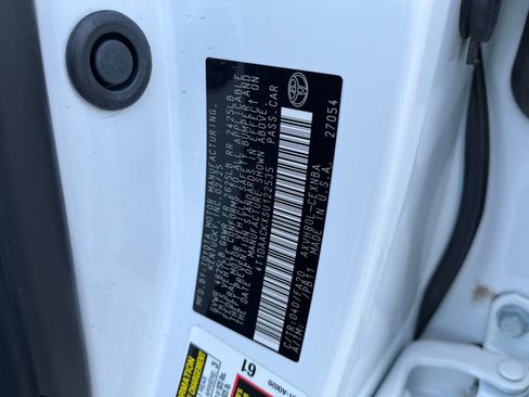 Used 2025 Toyota Camry LE image 29