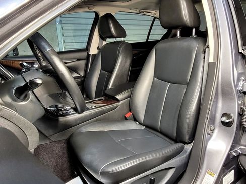 Used 2018 INFINITI Q50 Luxe image 16