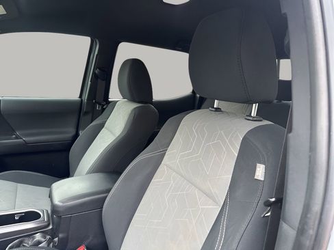 Used 2020 Toyota Tacoma TRD Off-Road image 22