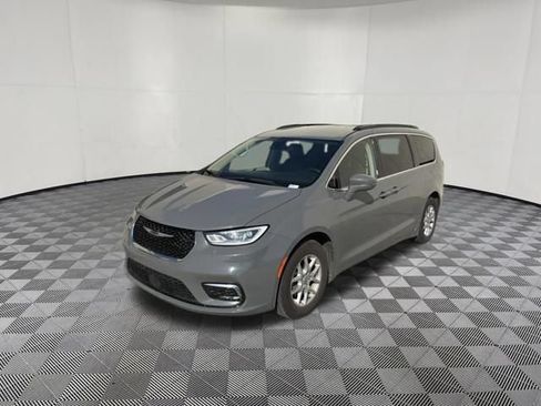 Used 2022 Chrysler Pacifica Touring-L FWD image 12