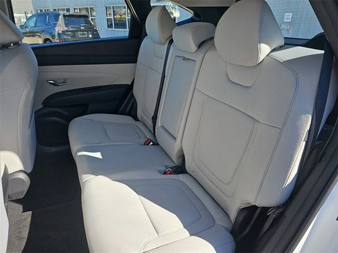 New 2026 Hyundai Tucson SE image 13