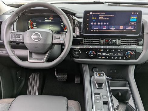 New 2026 Nissan Pathfinder SL image 28