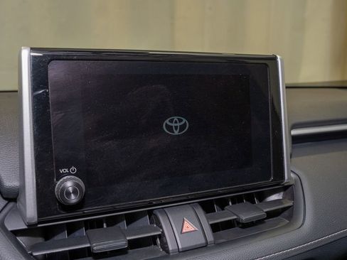 Used 2025 Toyota RAV4 XLE w/ Convenience Package image 13