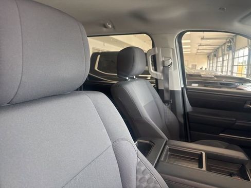Used 2022 Toyota Tundra SR5 RWD image 8