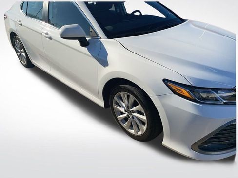 Used 2023 Toyota Camry LE image 3