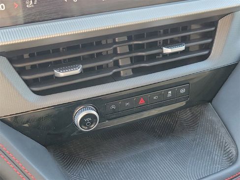 Used 2025 Ford Explorer ST-Line w/ ST-Line Street Pack image 27