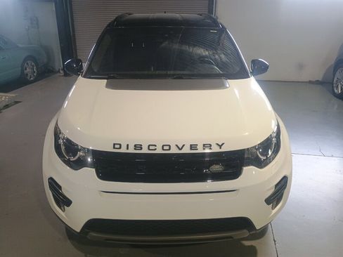 Used 2019 Land Rover Discovery Sport SE image 9