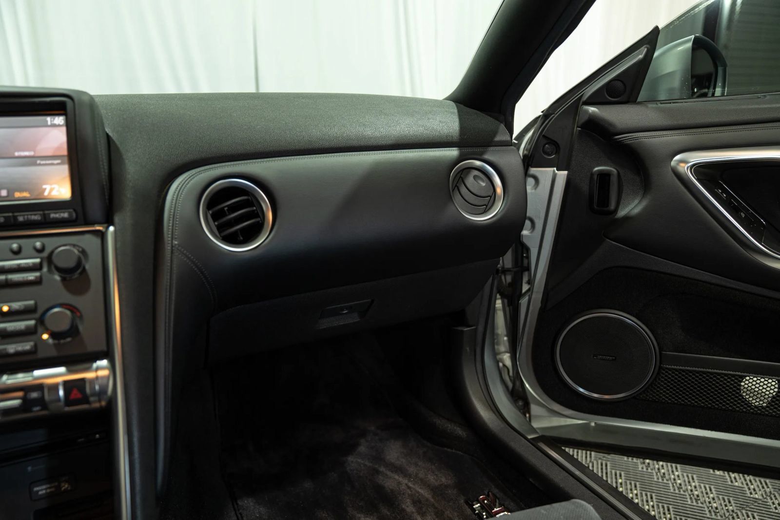 Used 2009 Nissan GT-R Premium AWD/4WD image 18