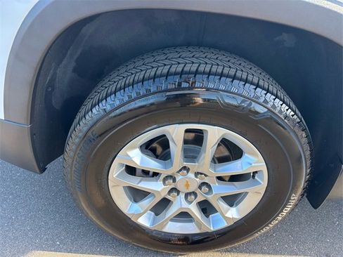 Used 2023 Chevrolet Traverse LS w/ Safety Package image 17