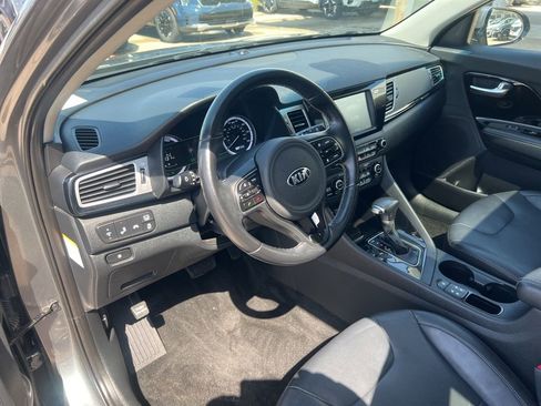 Used 2018 Kia Niro EX w/ EX Premium Package image 6
