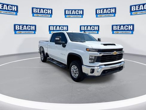 Used 2025 Chevrolet Silverado 2500 LT w/ Convenience Package AWD/4WD image 2