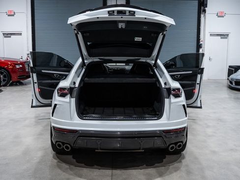 Used 2022 Lamborghini Urus AWD/4WD image 47