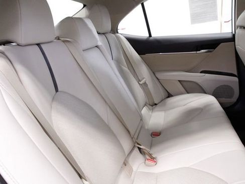 Used 2023 Toyota Camry XLE image 17