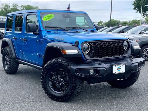 Used 2024 Jeep Wrangler Unlimited Sport AWD/4WD image 2