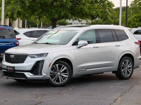 Used 2020 Cadillac XT6 Premium Luxury FWD image 19