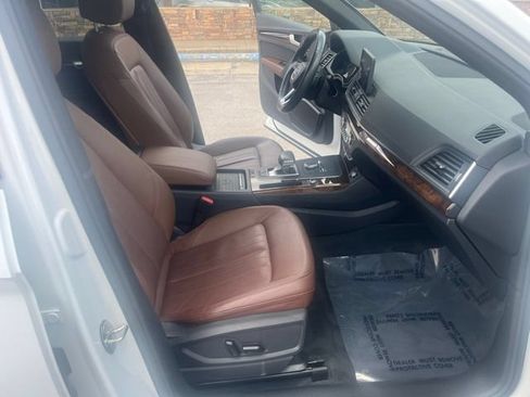 Used 2020 Audi Q5 2.0T Premium w/ Convenience Package AWD/4WD image 40