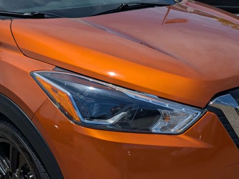 Used 2020 Nissan Kicks SR w/ SR Premium Package FWD image 9
