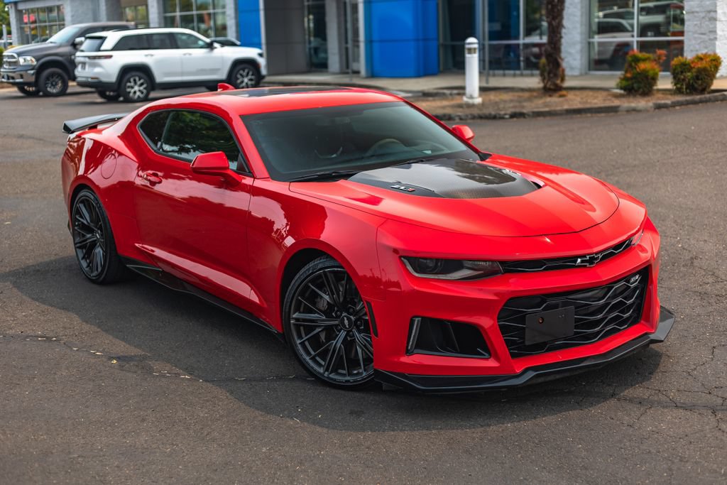 Used 2018 Chevrolet Camaro ZL1 RWD image 2