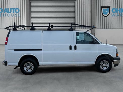 Used 2021 Chevrolet Express 3500 w/ Driver Convenience Package RWD image 5