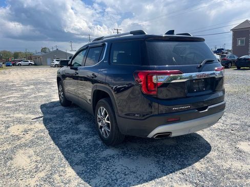 Used 2022 GMC Acadia SLT FWD image 3