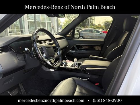 Used 2024 Land Rover Range Rover SE AWD/4WD image 3